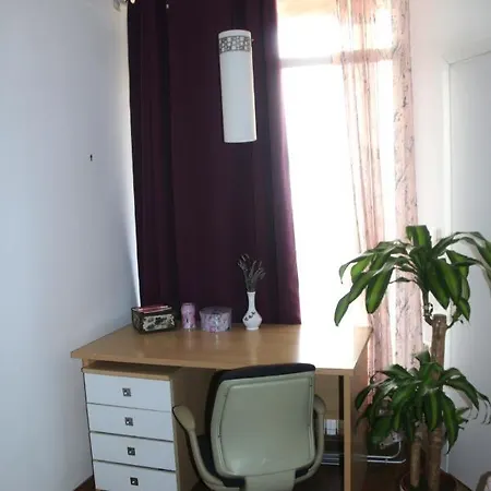 Cosy - 10 Minutes Walk To Sea Apartment *